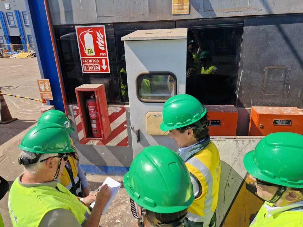 We guide your terminal through every phase of a TOS transition, from preparation to go-live, with a structured, predictable approach that keeps people, processes and operations aligned. dienst 2