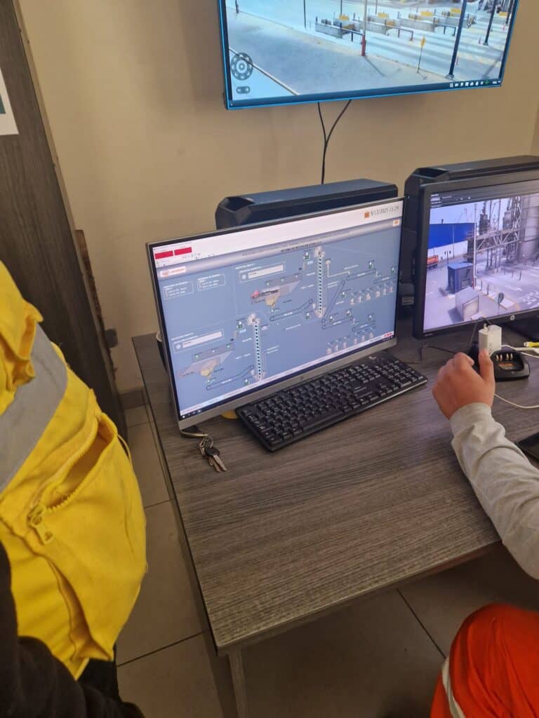 We help your teams understand, support and adopt new ways of working through clear communication, training and stakeholder alignment, ensuring change truly lands in daily operations. dienst 2